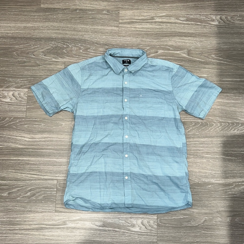 Hurley button down shirt. Size XL. Blue. EUC